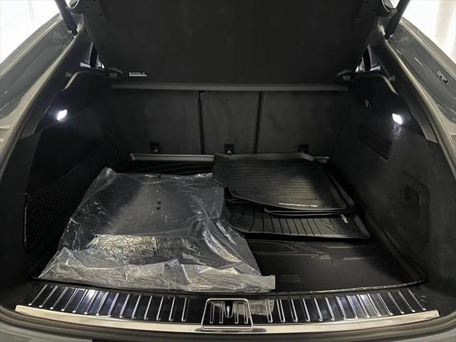 2024 Porsche Cayenne Standard