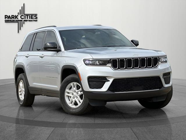 2025 Jeep Grand Cherokee GRAND CHEROKEE LAREDO 4X4