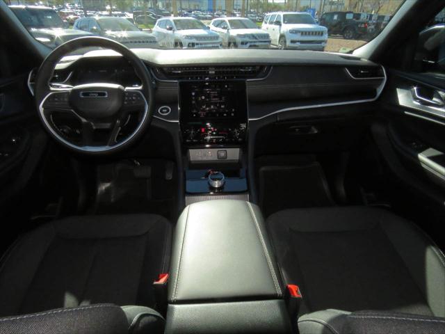 2025 Jeep Grand Cherokee GRAND CHEROKEE L LAREDO X 4X4 2025 Jeep Grand Cherokee GRAND CHEROKEE L LAREDO X 4X4