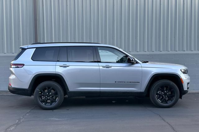 2025 Jeep Grand Cherokee GRAND CHEROKEE L ALTITUDE 4X2