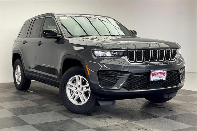 2025 Jeep Grand Cherokee GRAND CHEROKEE LAREDO 4X4