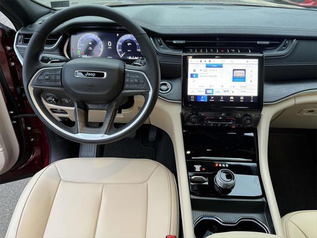 2025 Jeep Grand Cherokee GRAND CHEROKEE L LIMITED 4X4