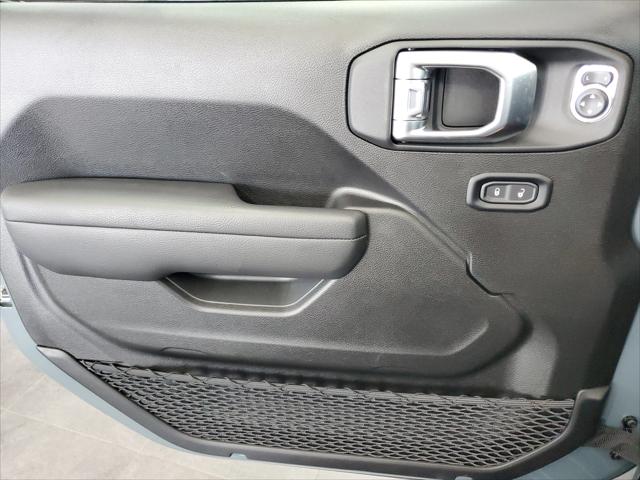 2025 Jeep Wrangler 4-Door Summit 4x4