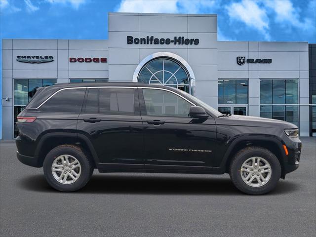 2025 Jeep Grand Cherokee GRAND CHEROKEE LAREDO 4X4