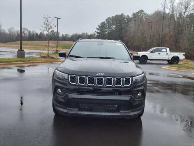 2025 Jeep Compass COMPASS LATITUDE 4X4