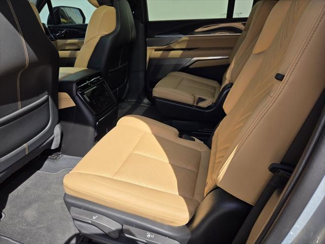 2025 Cadillac Escalade Luxury 2 AWD