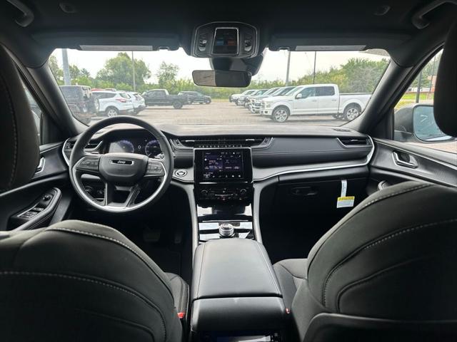 2025 Jeep Grand Cherokee GRAND CHEROKEE L LAREDO 4X4 2025 Jeep Grand Cherokee GRAND CHEROKEE L LAREDO 4X4