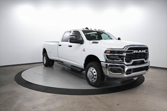 2025 RAM Ram 3500 RAM 3500 TRADESMAN CREW CAB 4X4 8 BOX