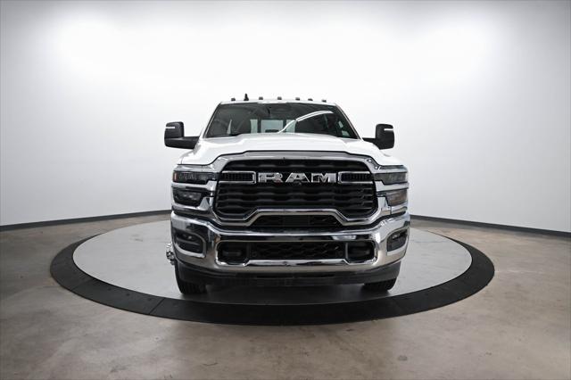 2025 RAM Ram 3500 RAM 3500 TRADESMAN CREW CAB 4X4 8 BOX