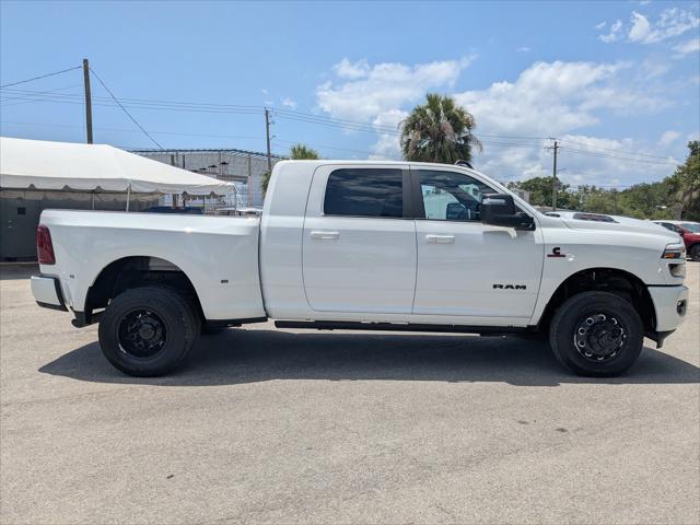 2025 RAM Ram 3500 RAM 3500 LARAMIE MEGA CAB 4X4 64 BOX