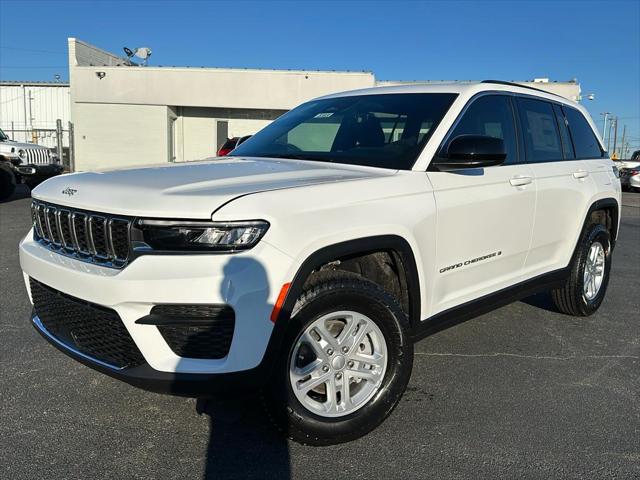 2025 Jeep Grand Cherokee GRAND CHEROKEE LAREDO 4X4