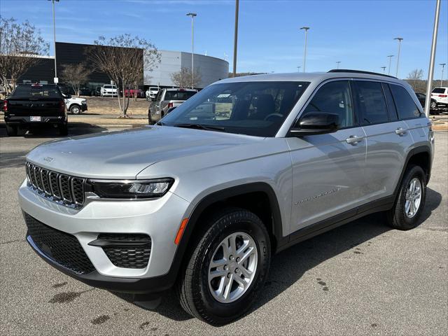 2025 Jeep Grand Cherokee GRAND CHEROKEE LAREDO 4X2