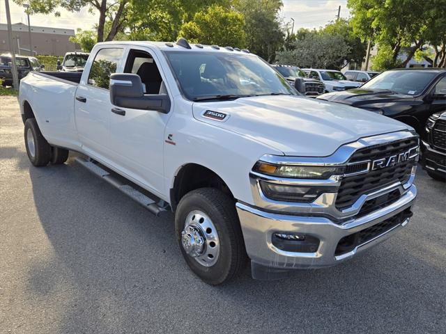2025 RAM Ram 3500 RAM 3500 TRADESMAN CREW CAB 4X4 8 BOX