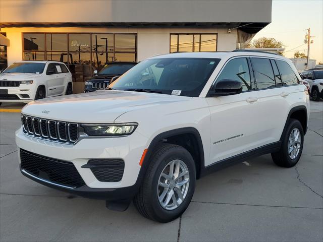 2025 Jeep Grand Cherokee GRAND CHEROKEE LAREDO X 4X4