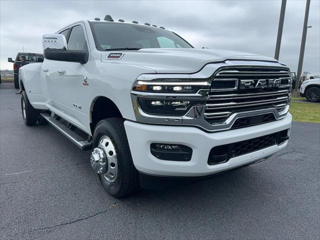 2025 RAM Ram 3500 RAM 3500 LARAMIE MEGA CAB 4X4 64 BOX