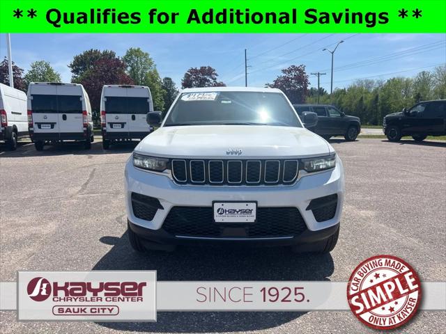 2025 Jeep Grand Cherokee GRAND CHEROKEE LAREDO X 4X4