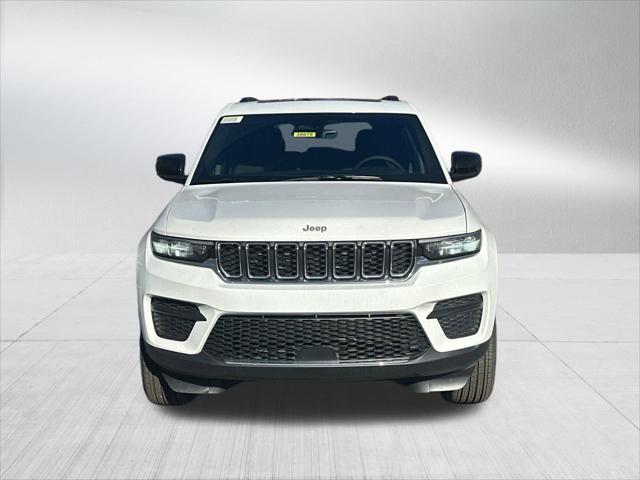 2025 Jeep Grand Cherokee GRAND CHEROKEE LAREDO X 4X2