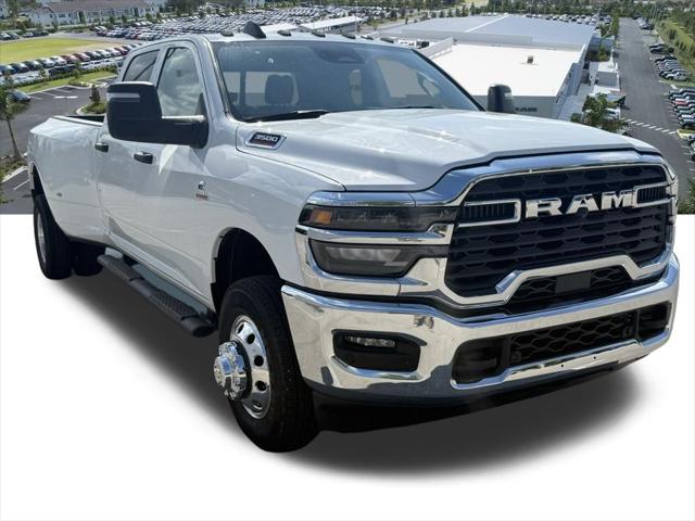 2025 RAM Ram 3500 RAM 3500 TRADESMAN CREW CAB 4X4 8 BOX