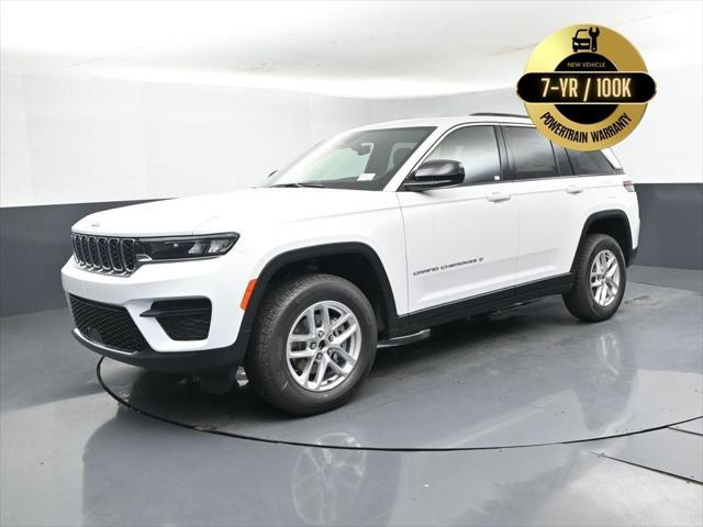 2025 Jeep Grand Cherokee GRAND CHEROKEE LAREDO X 4X4