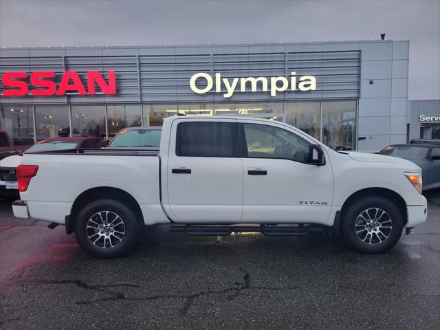 2024 Nissan TITAN Crew Cab SV 4x4