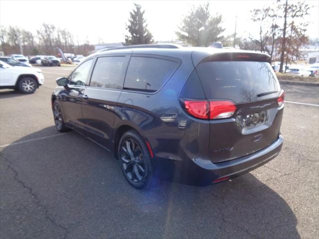 2020 Chrysler Pacifica Touring L