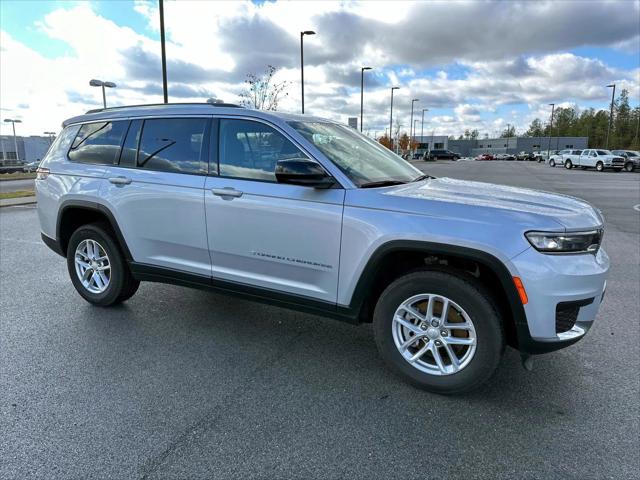 2023 Jeep Grand Cherokee L Laredo 4x4