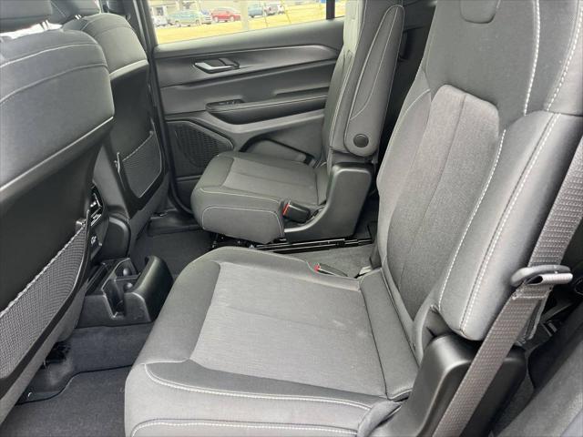 2025 Jeep Grand Cherokee L Laredo 4x4