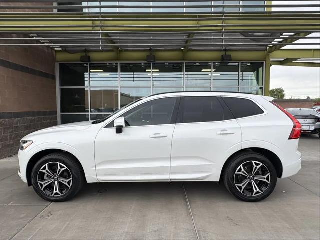2022 Volvo XC60 B5 Momentum
