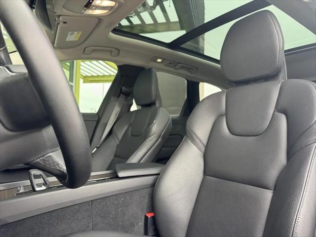 2022 Volvo XC60 B5 Momentum