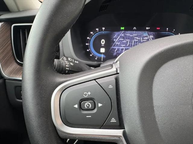 2022 Volvo XC60 B5 Momentum