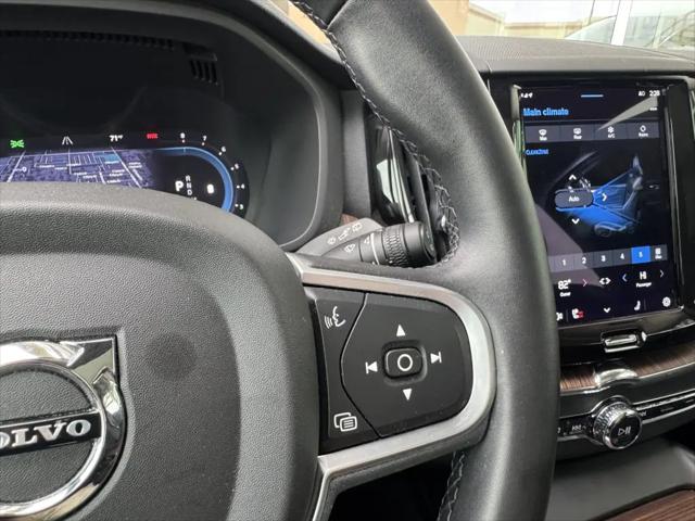 2022 Volvo XC60 B5 Momentum