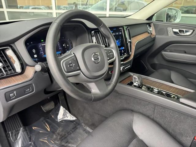2022 Volvo XC60 B5 Momentum