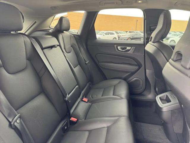 2022 Volvo XC60 B5 Momentum