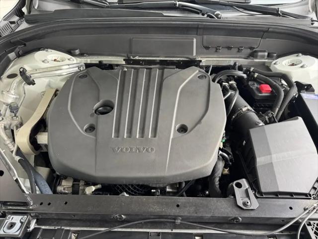 2022 Volvo XC60 B5 Momentum