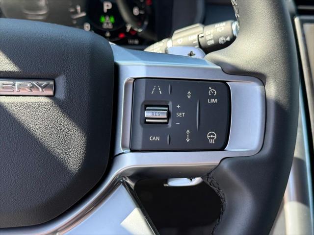 2025 Land Rover Discovery P360 Dynamic SE