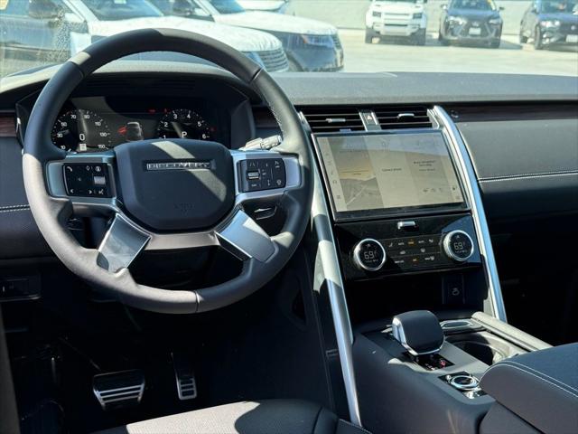 2025 Land Rover Discovery P360 Dynamic SE