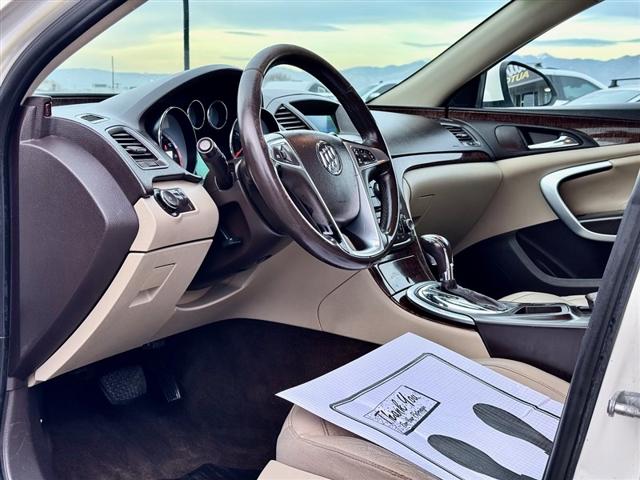 2012 Buick Regal Premium 1