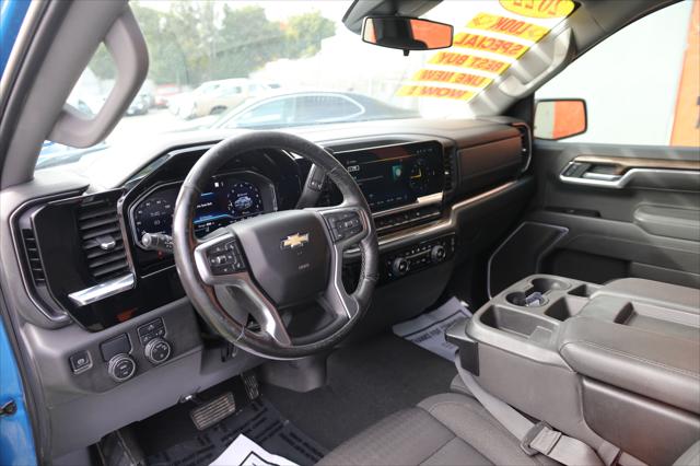 2022 Chevrolet Silverado 1500 2WD Crew Cab Standard Bed LT