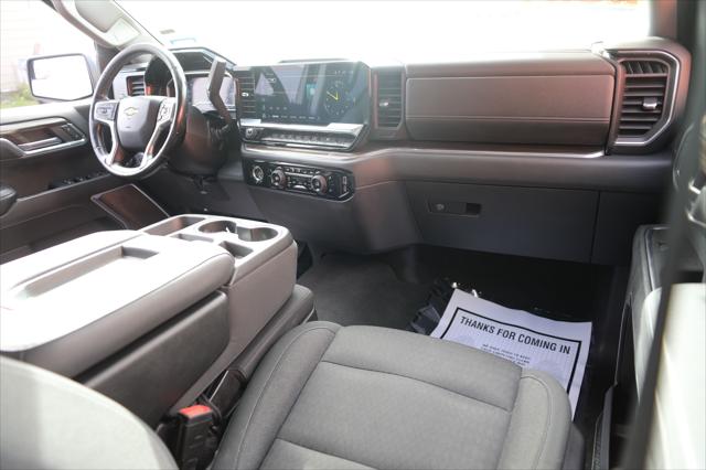2022 Chevrolet Silverado 1500 2WD Crew Cab Standard Bed LT