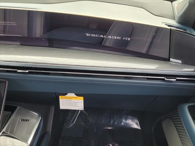 2025 Cadillac Escalade Sport 2