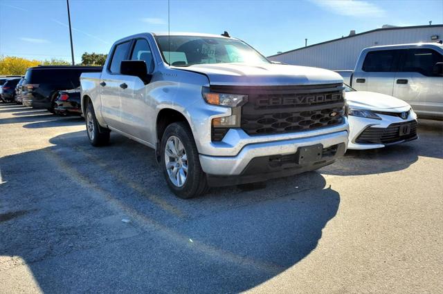 2022 Chevrolet Silverado 1500 4WD Crew Cab Short Bed Custom