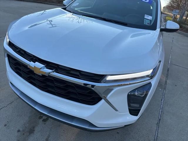 2025 Chevrolet Trax FWD LT