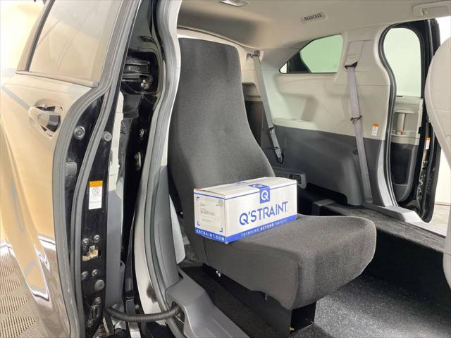 2023 Toyota Sienna LE