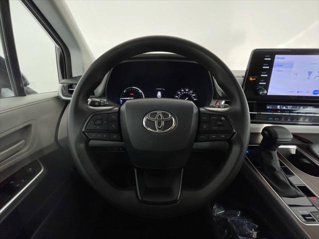 2023 Toyota Sienna LE