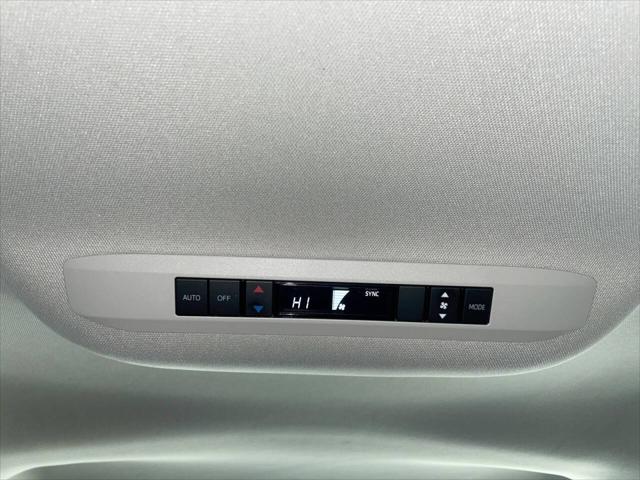 2023 Toyota Sienna LE