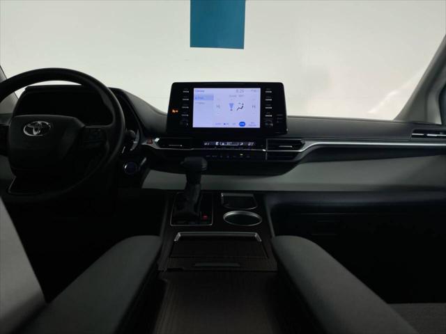 2023 Toyota Sienna LE