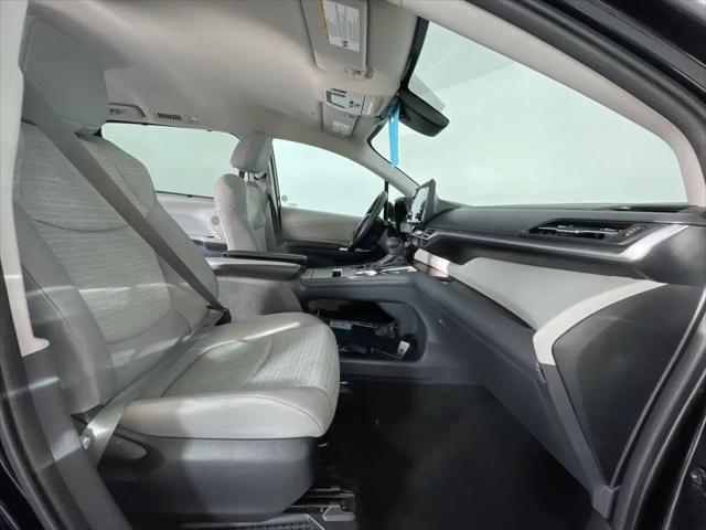 2023 Toyota Sienna LE