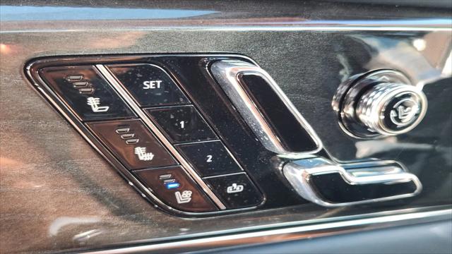 2025 Cadillac Escalade Luxury 2