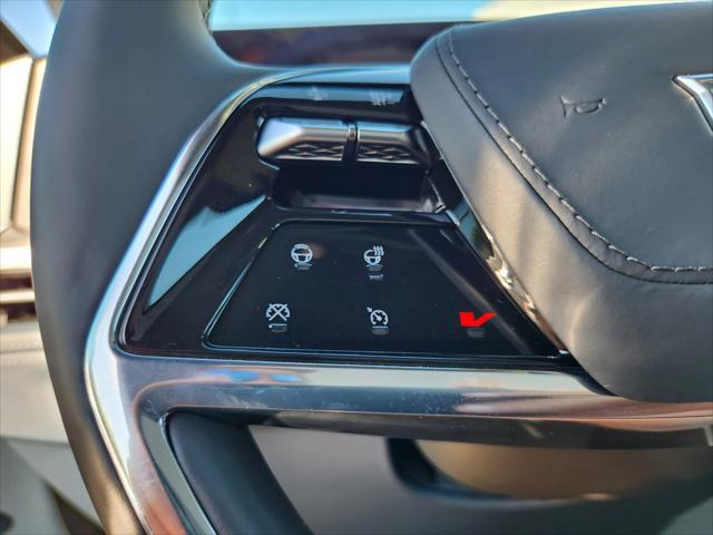 2025 Cadillac Escalade Luxury 2