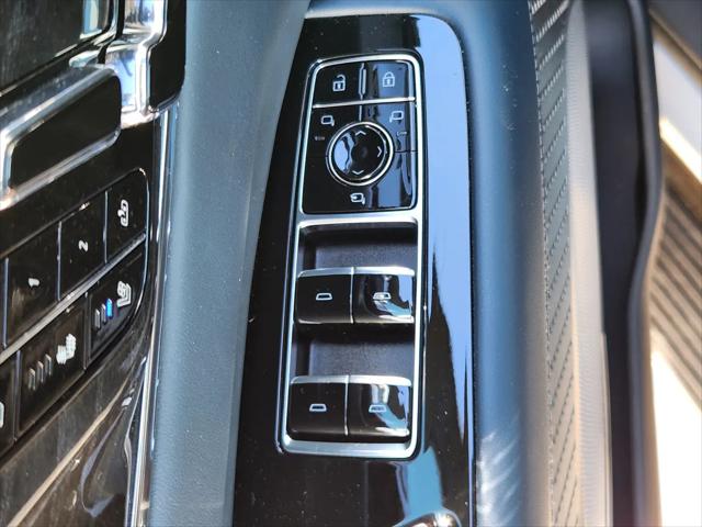 2025 Cadillac Escalade Luxury 2